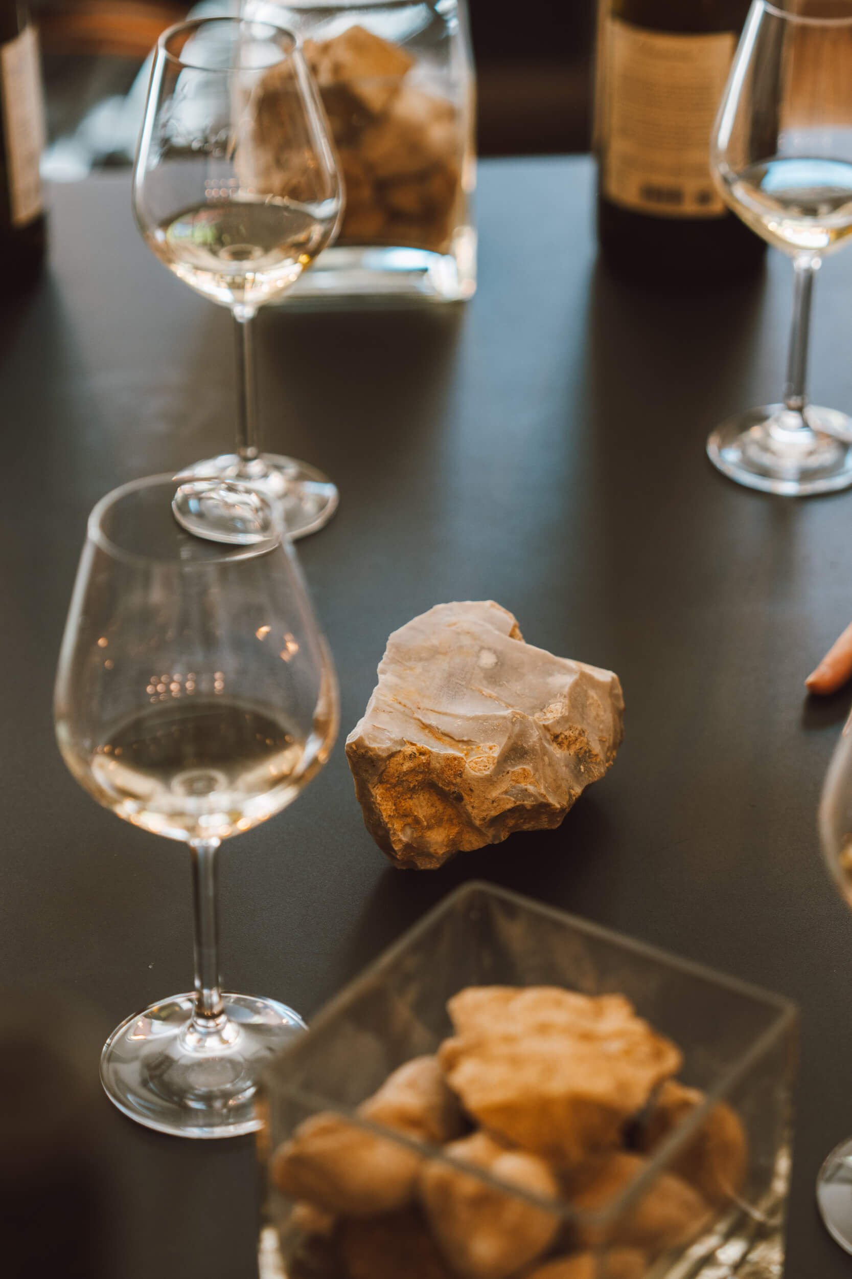 Table de dégustation et d’échange professionnel autour du vin